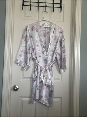Vintage Floral Robe with polka dot Waist Tie - medium.  EUC.  Light Pink.